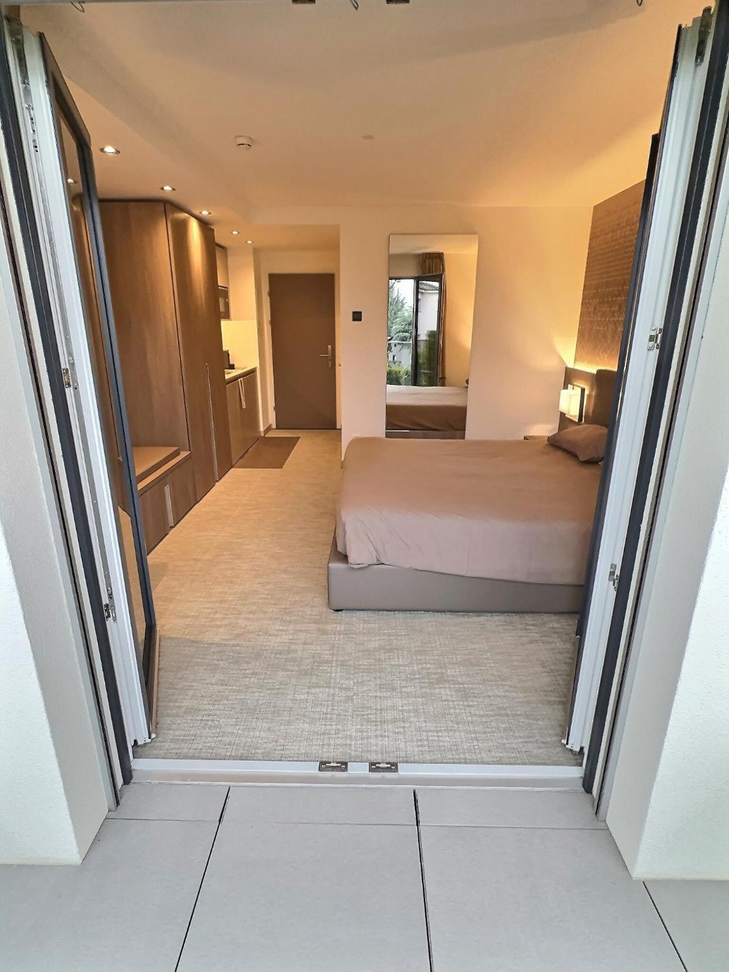 Attica Residences, Lausanne Saint Sulpice  Exterior foto